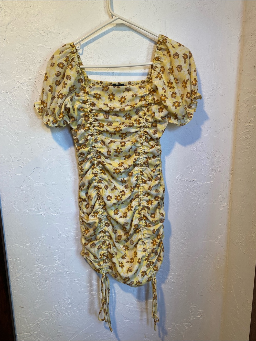 Love Tree Yellow Floral Ruched Mini Dress with Puff Sleeves and String Ties